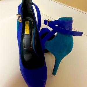 Jessica Simpson heels